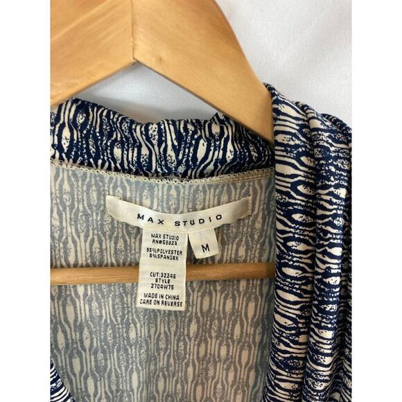 Max Studio Scoop Neck Cinched Side Patterned Top Size Medium - Picture 3 of 6